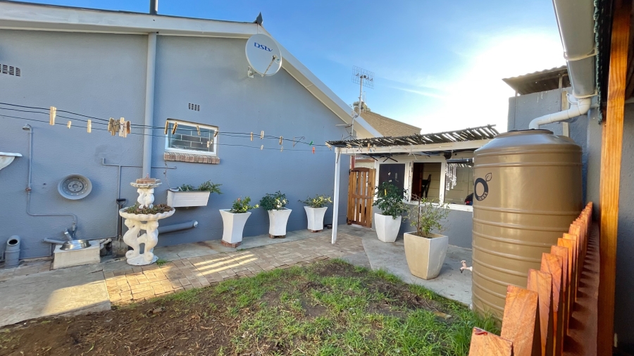 4 Bedroom Property for Sale in Gordons Bay Central Western Cape